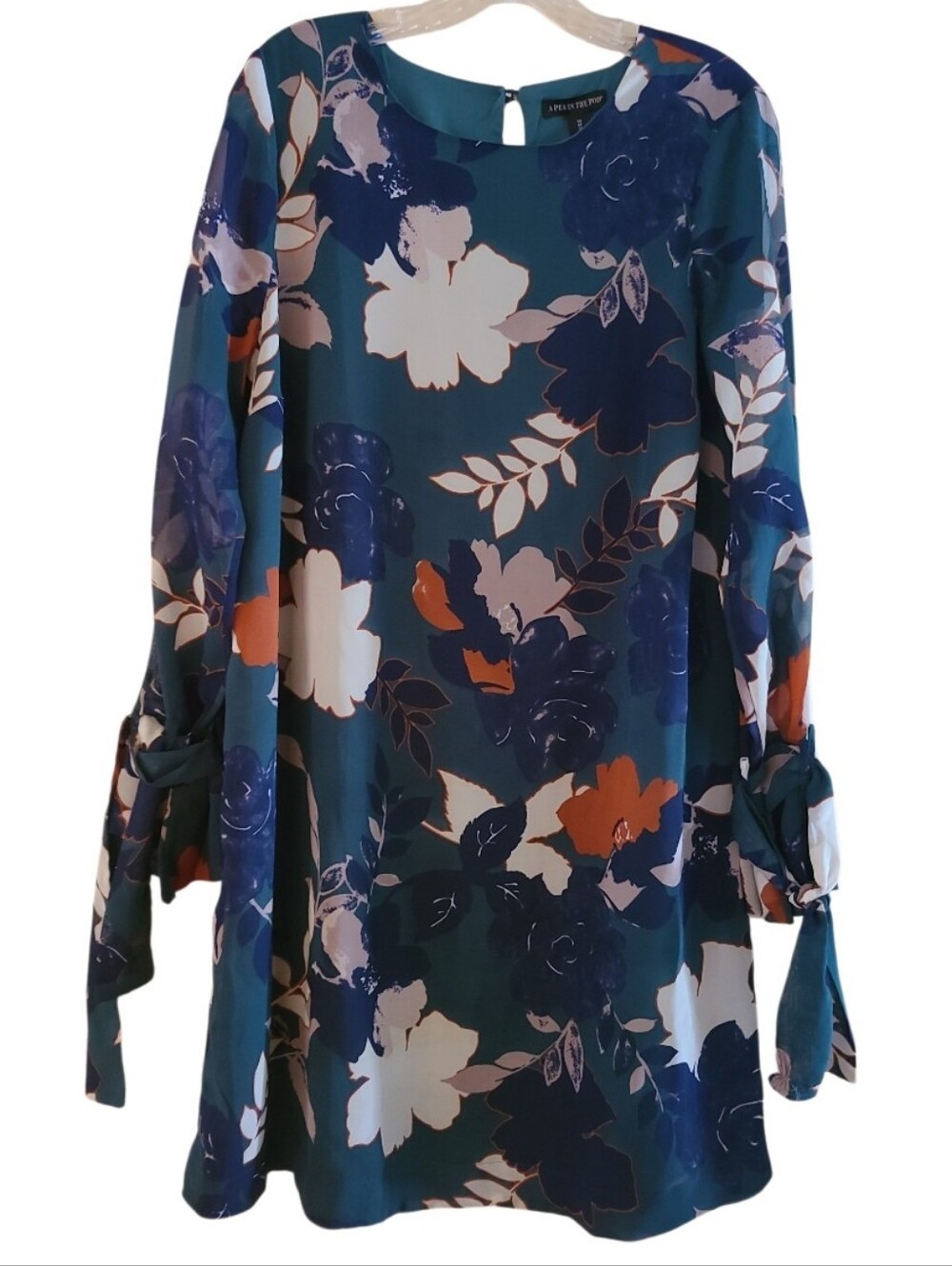 A Pea in the Pod Maternity Floral Shift Dress Emerald Cream Longsleeve Tie Wrist